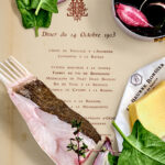 Turbot au vin de Bourgogne. Mise en place. 1903 | gerahmter Kunstdruck, limitiert – Bild 2